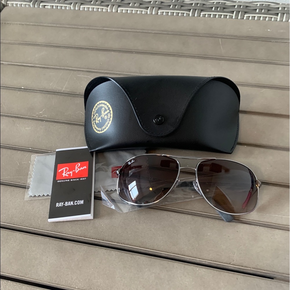 Never worn Ray Ban Steel Grey Pilot Sunglasses